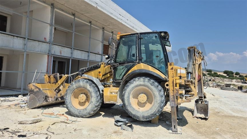 Satılık-CATERPILLAR-Beko Loder (Kazici-Yükleyici)-9-15000-31579-1