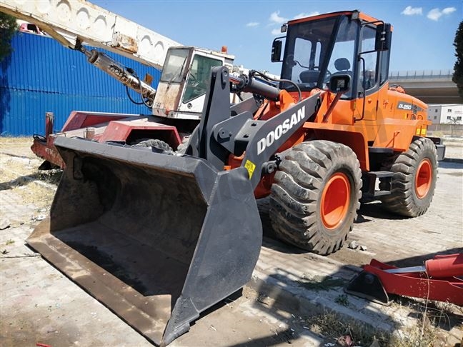 Kiralık-DOOSAN-Loder (Yükleyici)-14-7498-5521-1