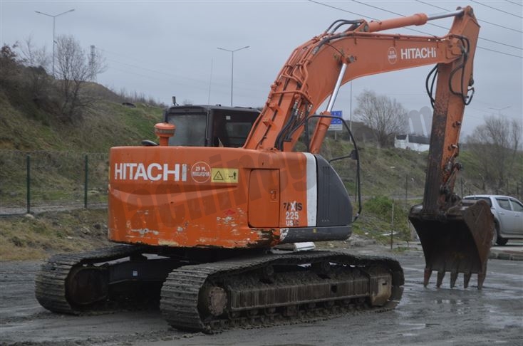 Satılık-HITACHI-Ekskavatörler (Kazici)-24.8-9700-30786-2