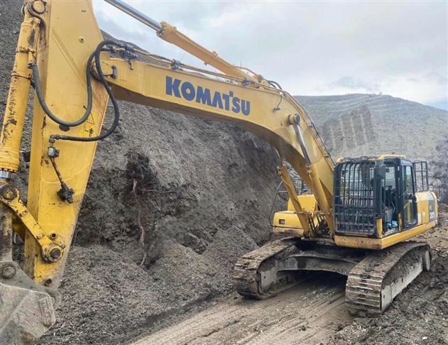 Satılık-KOMATSU-Ekskavatörler (Kazici)-30-8750-31415-1